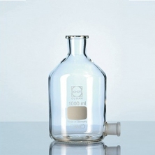 Chai thủy tinh có vòi mài ở đáy, cổ không mài, không nút