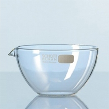 Chén thủy tinh có mỏ